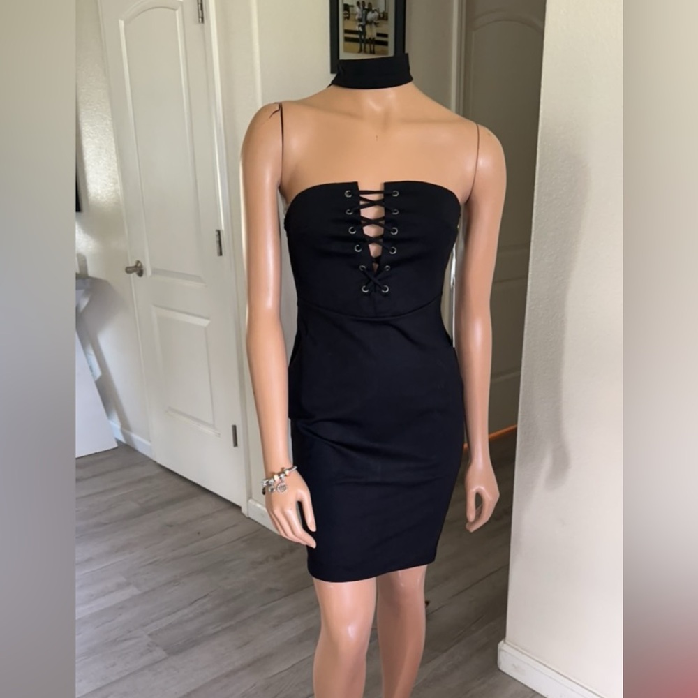 New strapless black dress